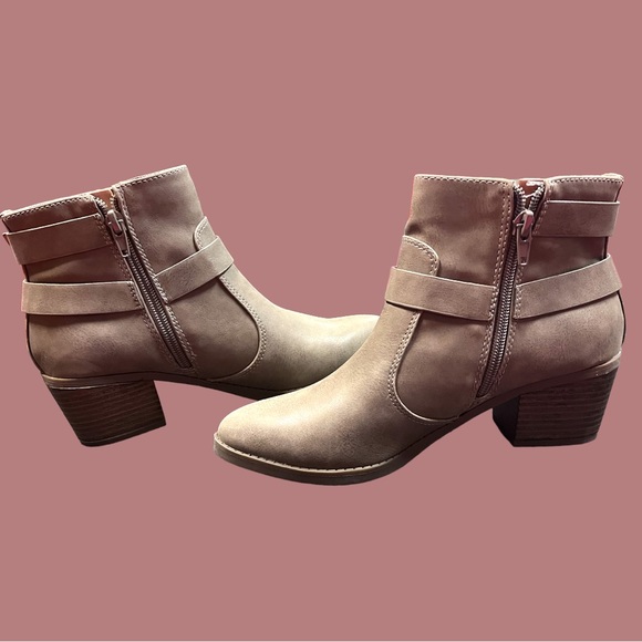 NWT Indigo Rd faux leather booties. 🪷 Size 6 - Picture 5 of 7